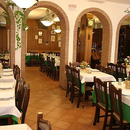 Dino Pensión Scandicci